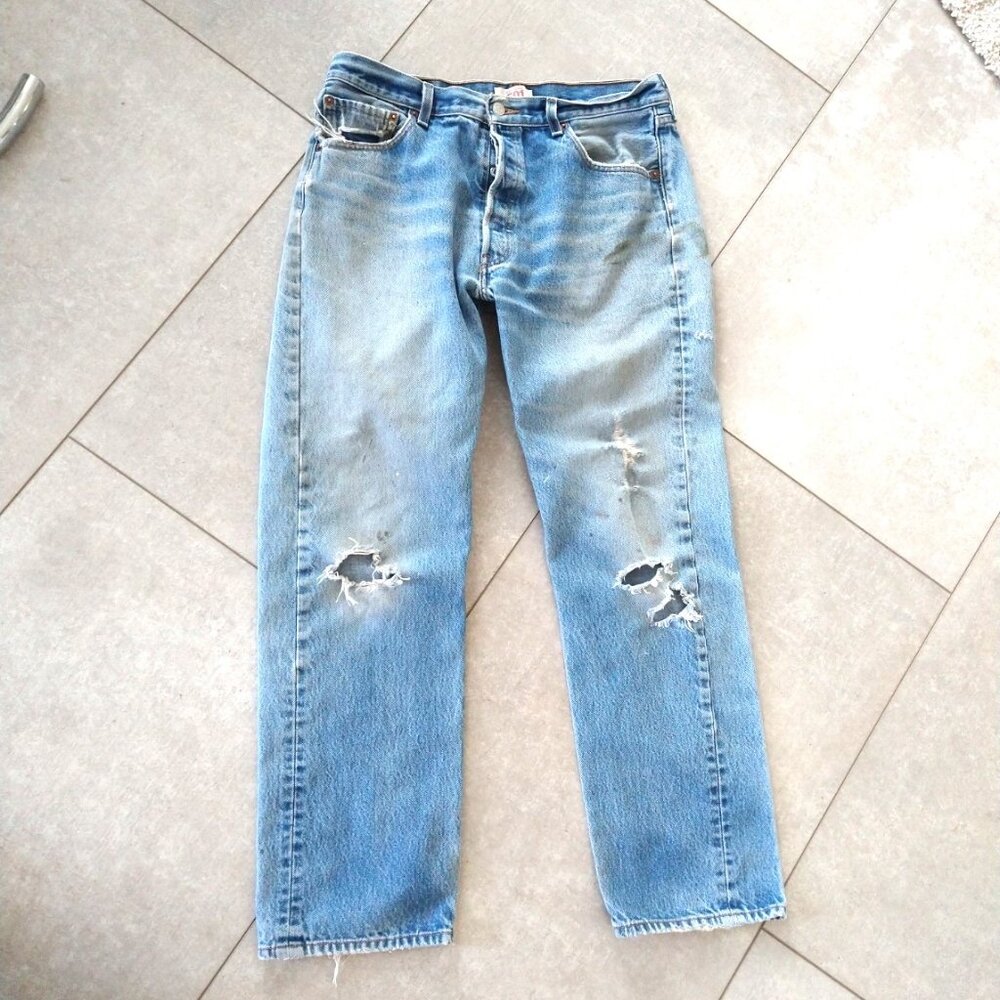 Men's used Levi's 501 'Shrink to Fit' button fly - 36 x 34 (34 x 31)